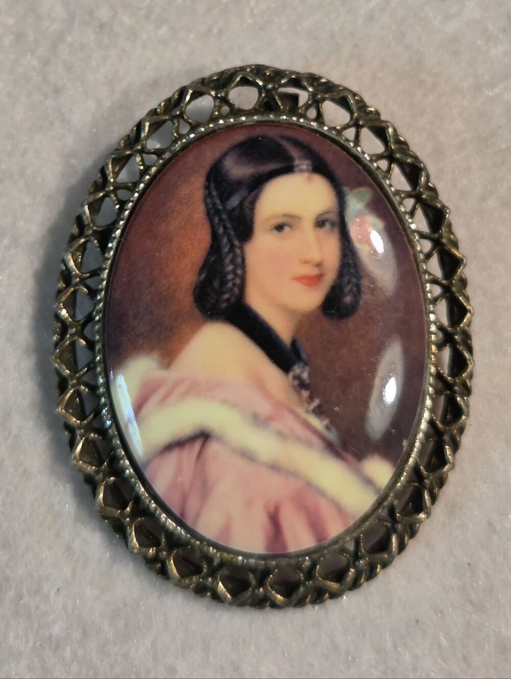 Vintage Oval Replica Portrait of Lady Jane Erskine Cameo Brooch / Pendant